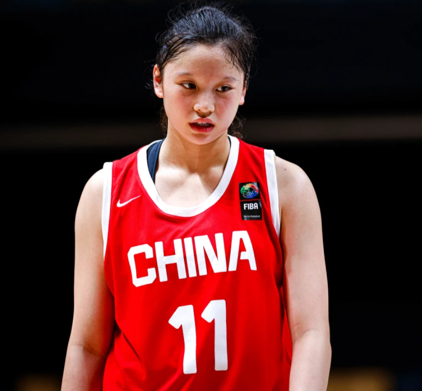 李沅珊摔倒, 力全队都不, 三分 李沅珊摔倒, 力全队都不, 三分