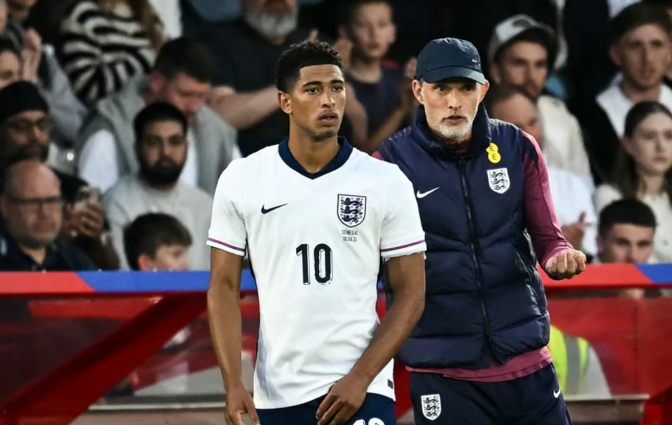 他是一名重, 等人 他是一名重, 等人